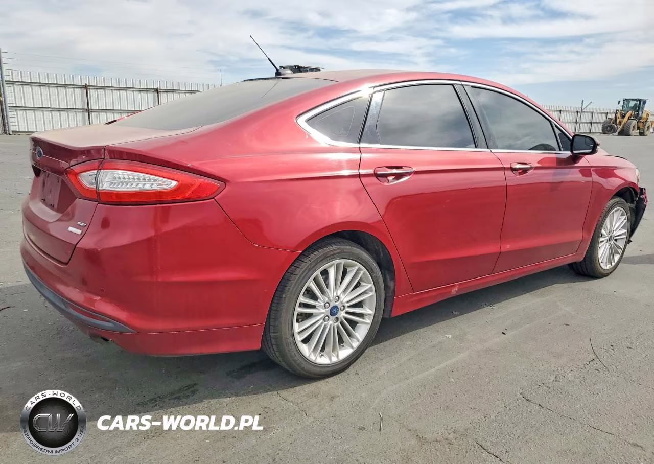 FORD FUSION VIN:3FA6P0HD7GR329467 - 3
