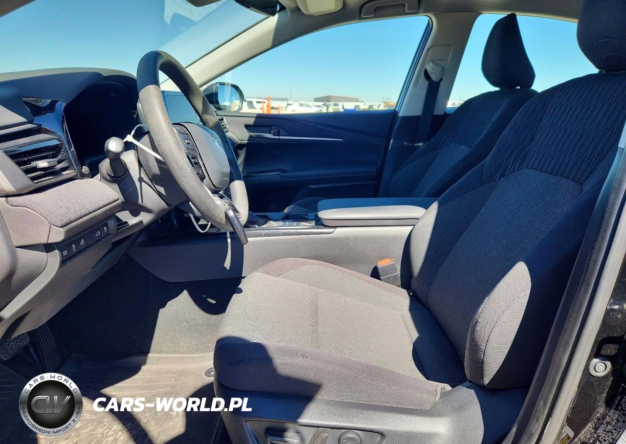 2025 Toyota Camry Le VIN:4T1DBADK6SU028972 - 7