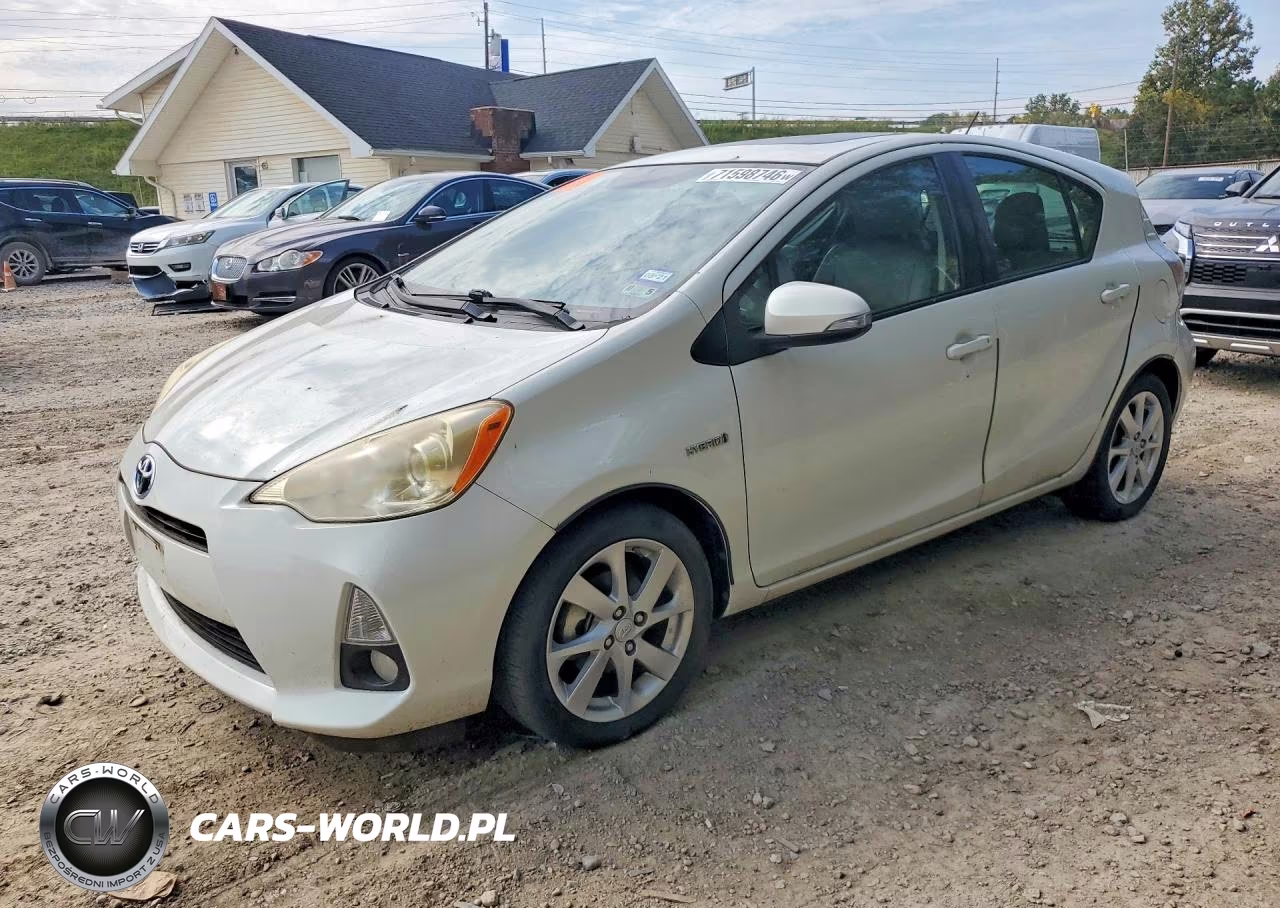 2013 Toyota Prius C VIN:JTDKDTB36D1051749 - 1