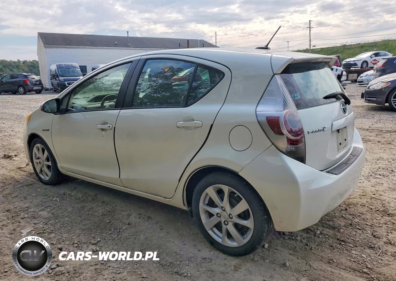 2013 Toyota Prius C VIN:JTDKDTB36D1051749 - 2