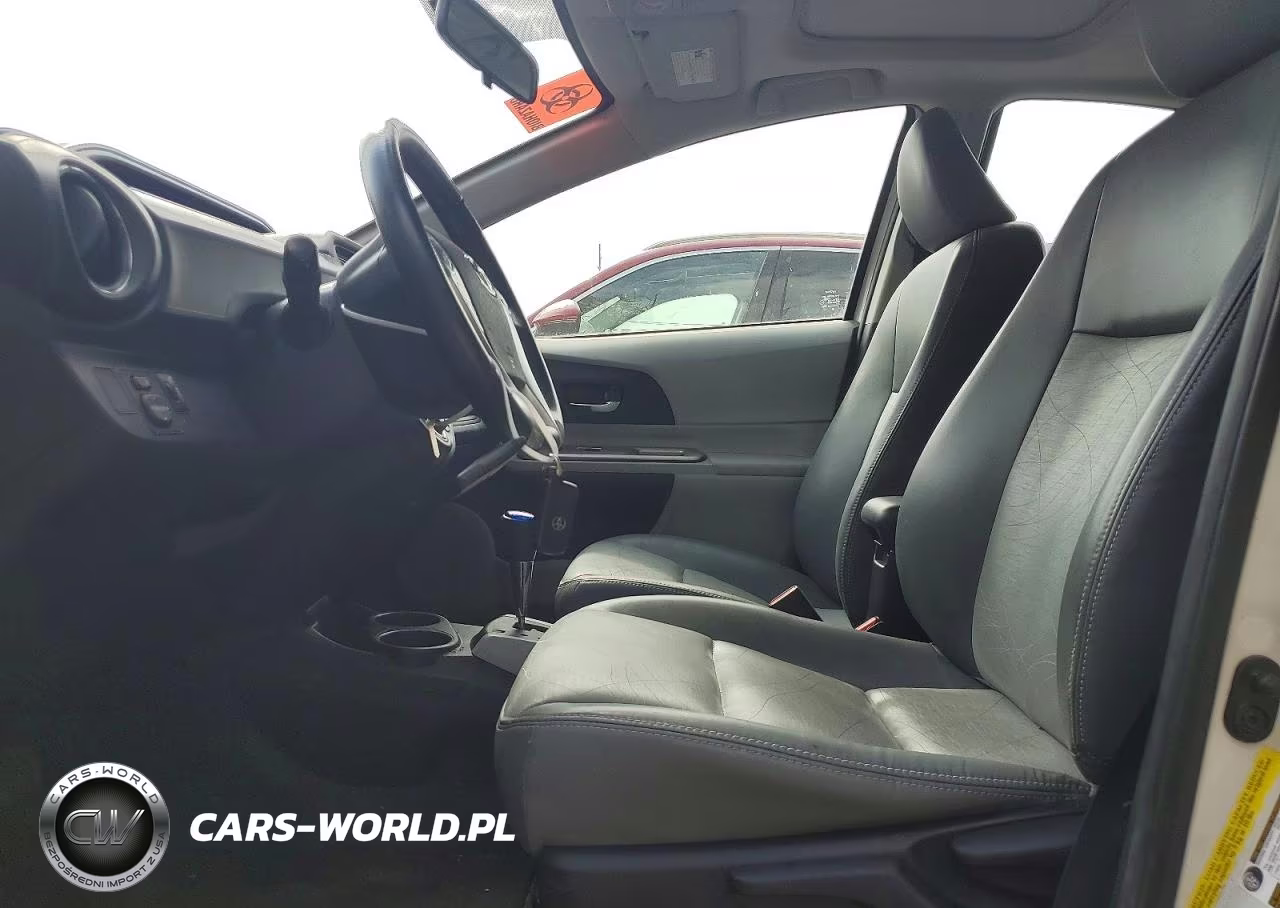 2013 Toyota Prius C VIN:JTDKDTB36D1051749 - 7