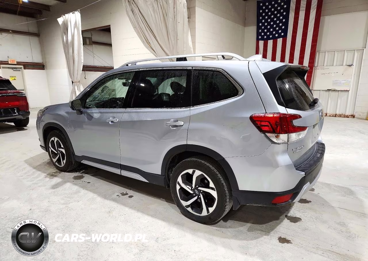 2023 Subaru Forester Touring VIN:JF2SKARC6PH494111 - 2