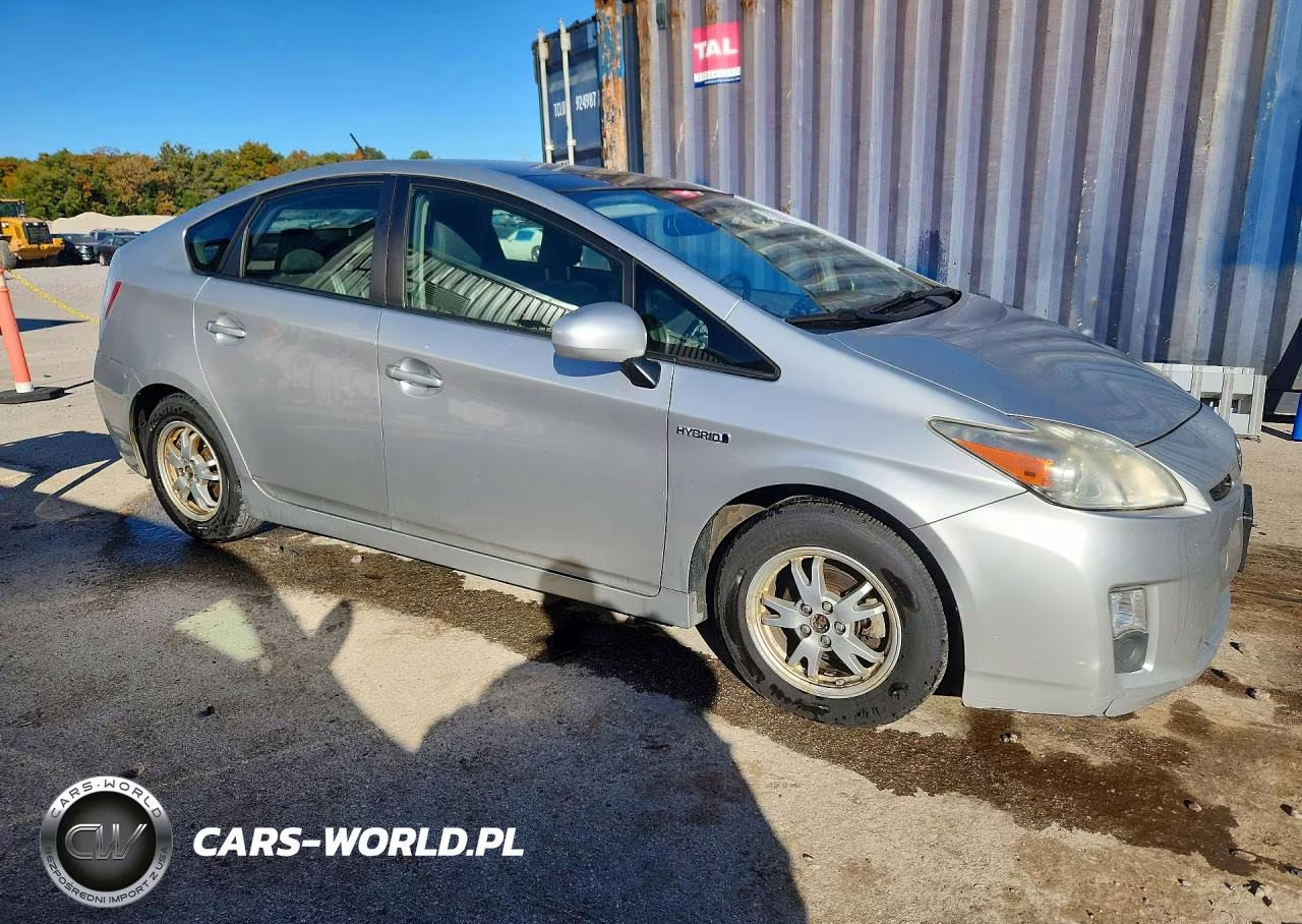 2011 Toyota Prius Four VIN:JTDKN3DU9B5290687 - 4