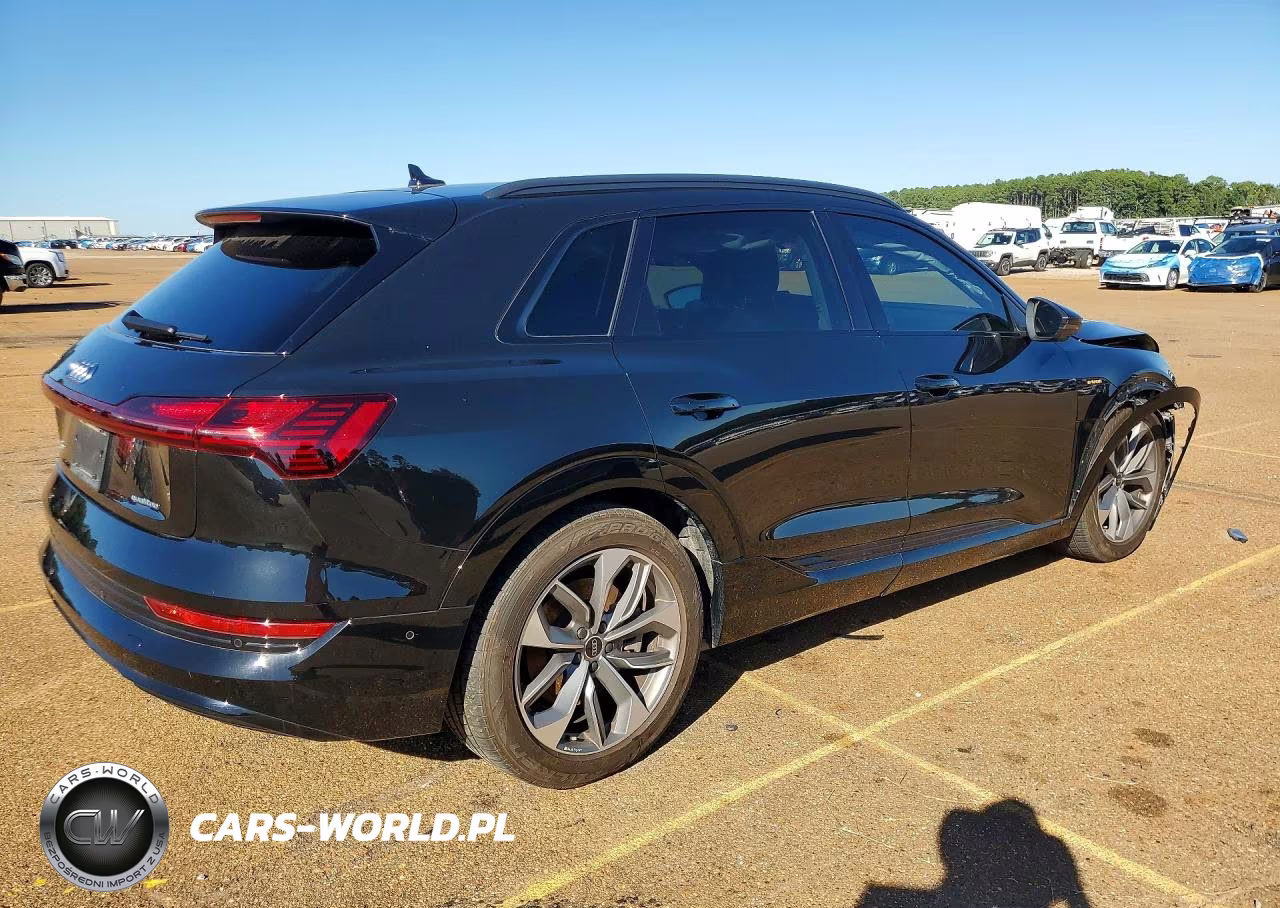 2021 Audi E-Tron Premium Plus VIN:WA1LAAGE6MB028990 - 3