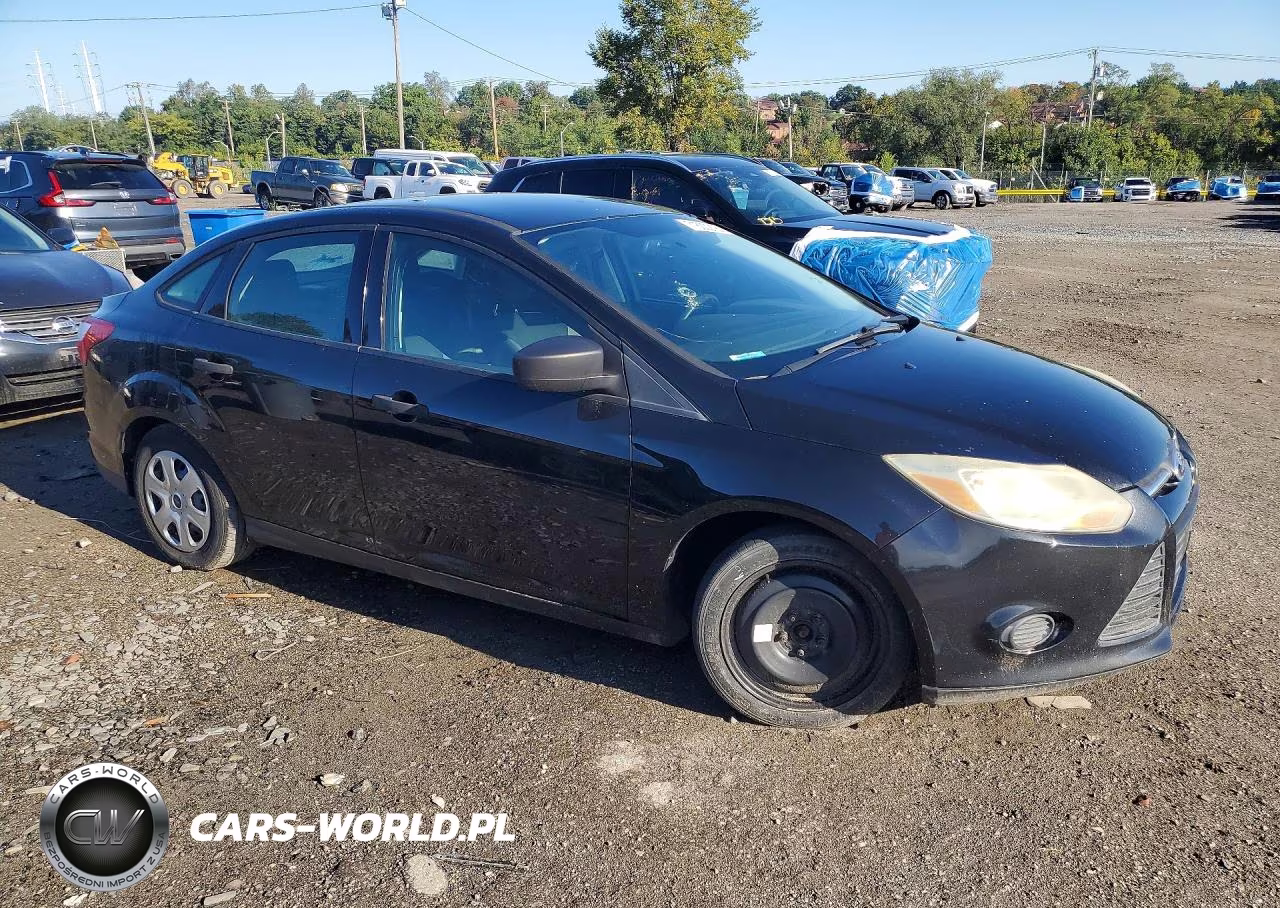 2014 Ford Focus S VIN:1FADP3E29EL124501 - 4