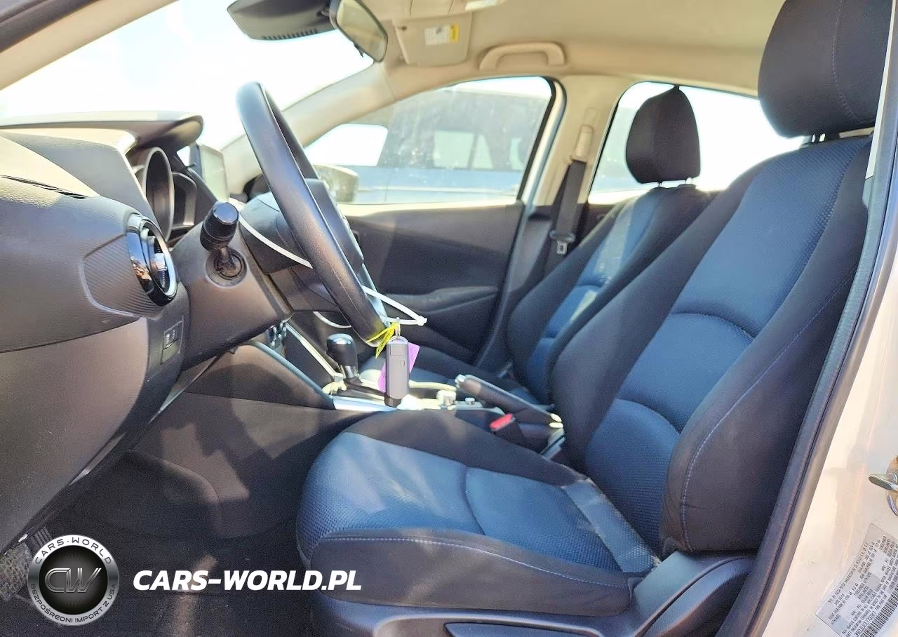 2020 Toyota Yaris Hatchback Le VIN:3MYDLBJV7LY700317 - 7