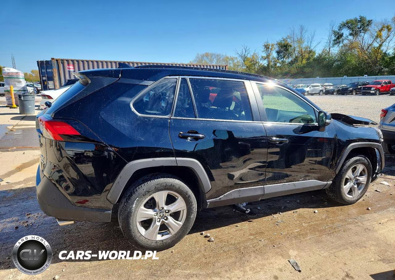2023 Toyota Rav4 Xle VIN:JTMP1RFV5PD095497 - 3