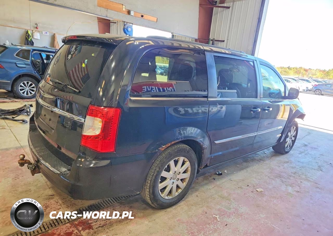 2013 Chrysler Town & Country Touring VIN:2C4RC1BG4DR584445 - 3