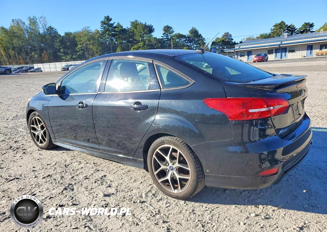 2015 Ford Focus Se VIN:1FADP3F23FL258839 - 2