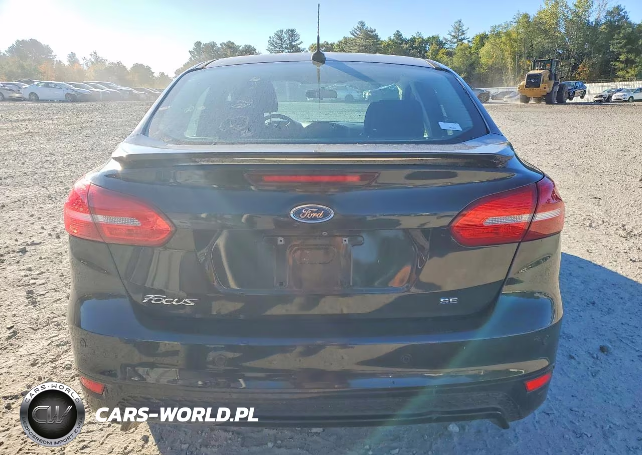 2015 Ford Focus Se VIN:1FADP3F23FL258839 - 6
