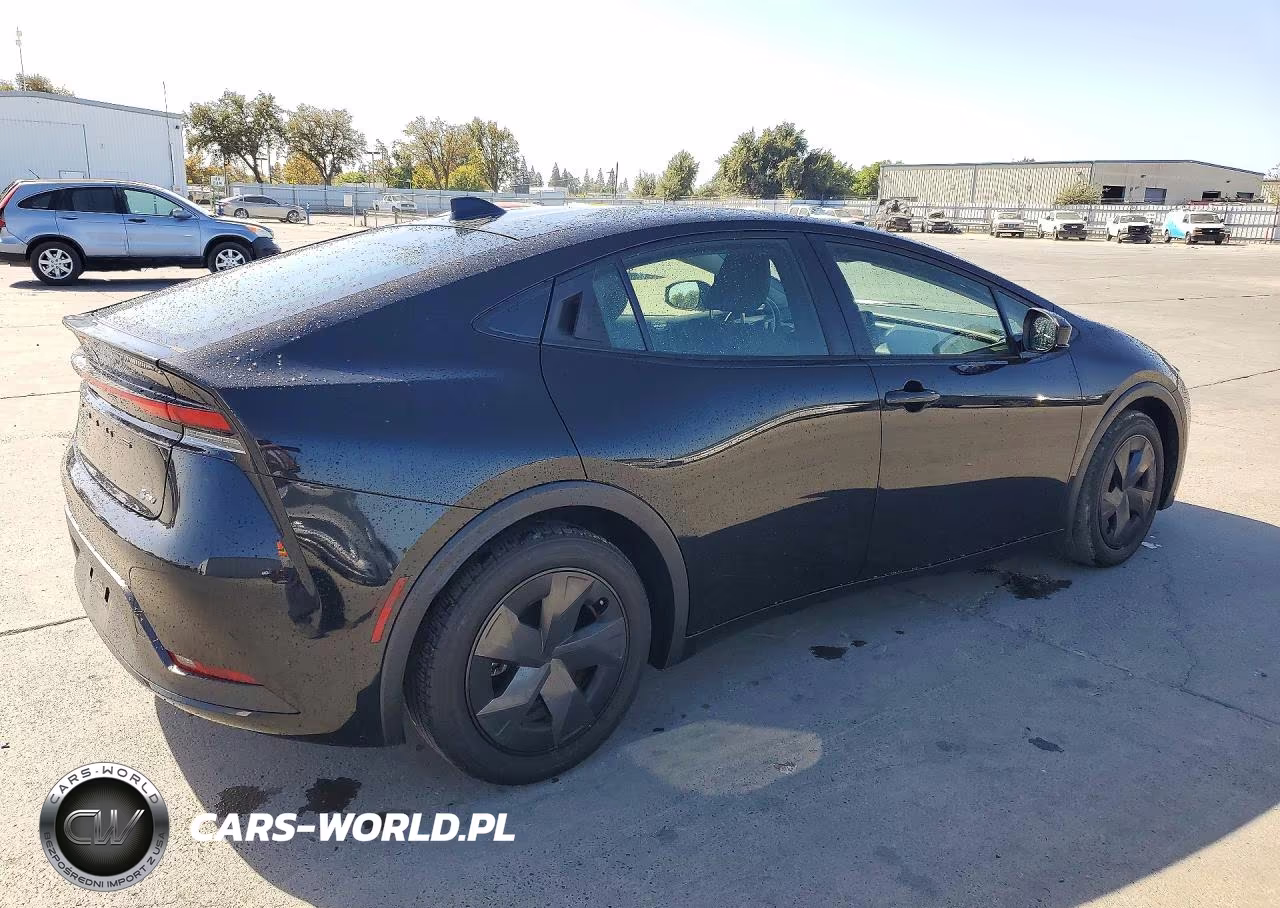 2024 Toyota Prius Le VIN:JTDACAAU0R3029352 - 3