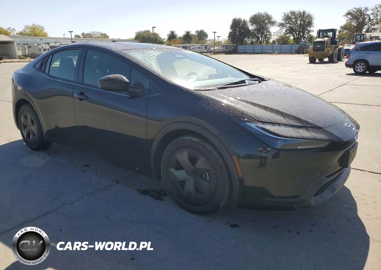 2024 Toyota Prius Le VIN:JTDACAAU0R3029352 - 4