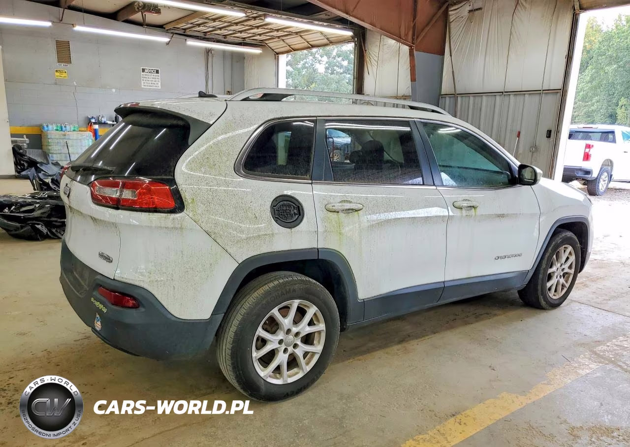 2016 Jeep Cherokee Latitude VIN:1C4PJMCB9GW251350 - 3
