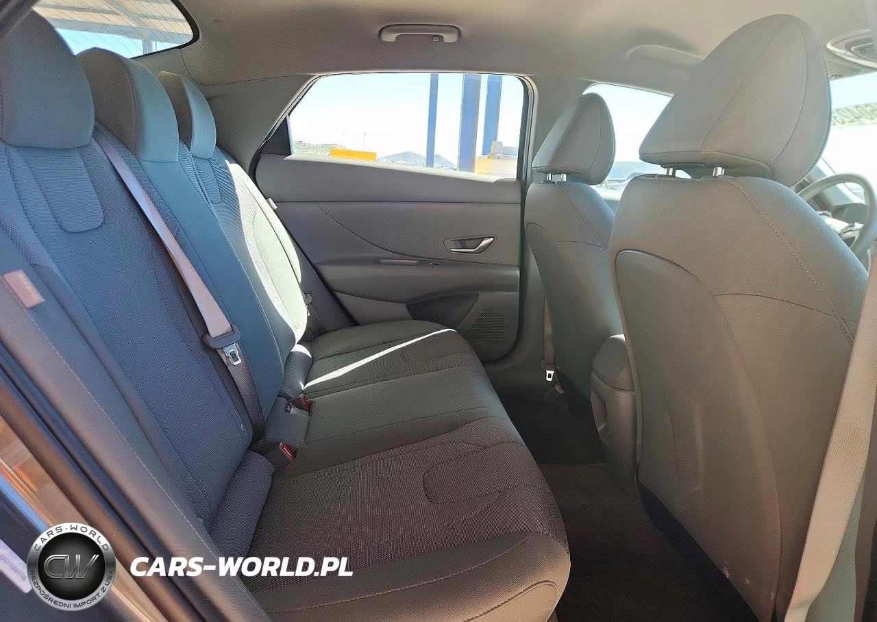 2026 Hyundai Elantra Se VIN:KMHLL4DGXTU264726 - 10