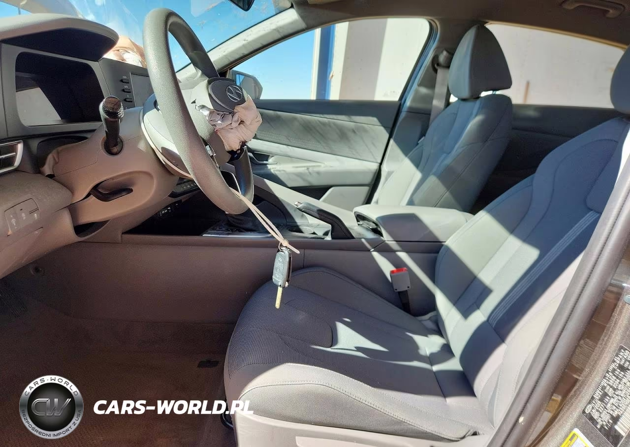 2026 Hyundai Elantra Se VIN:KMHLL4DGXTU264726 - 7