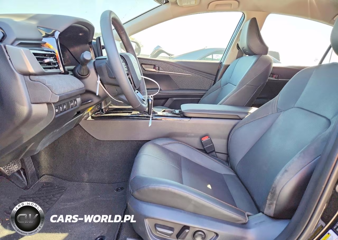 2026 Toyota Camry Xle VIN:4T1DAACK2TU266601 - 7