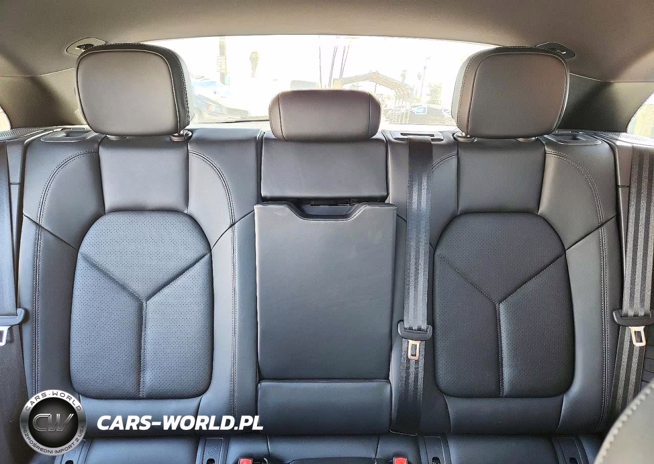 2026 Porsche Macan Base VIN:WP1AA2A57TLB13260 - 10