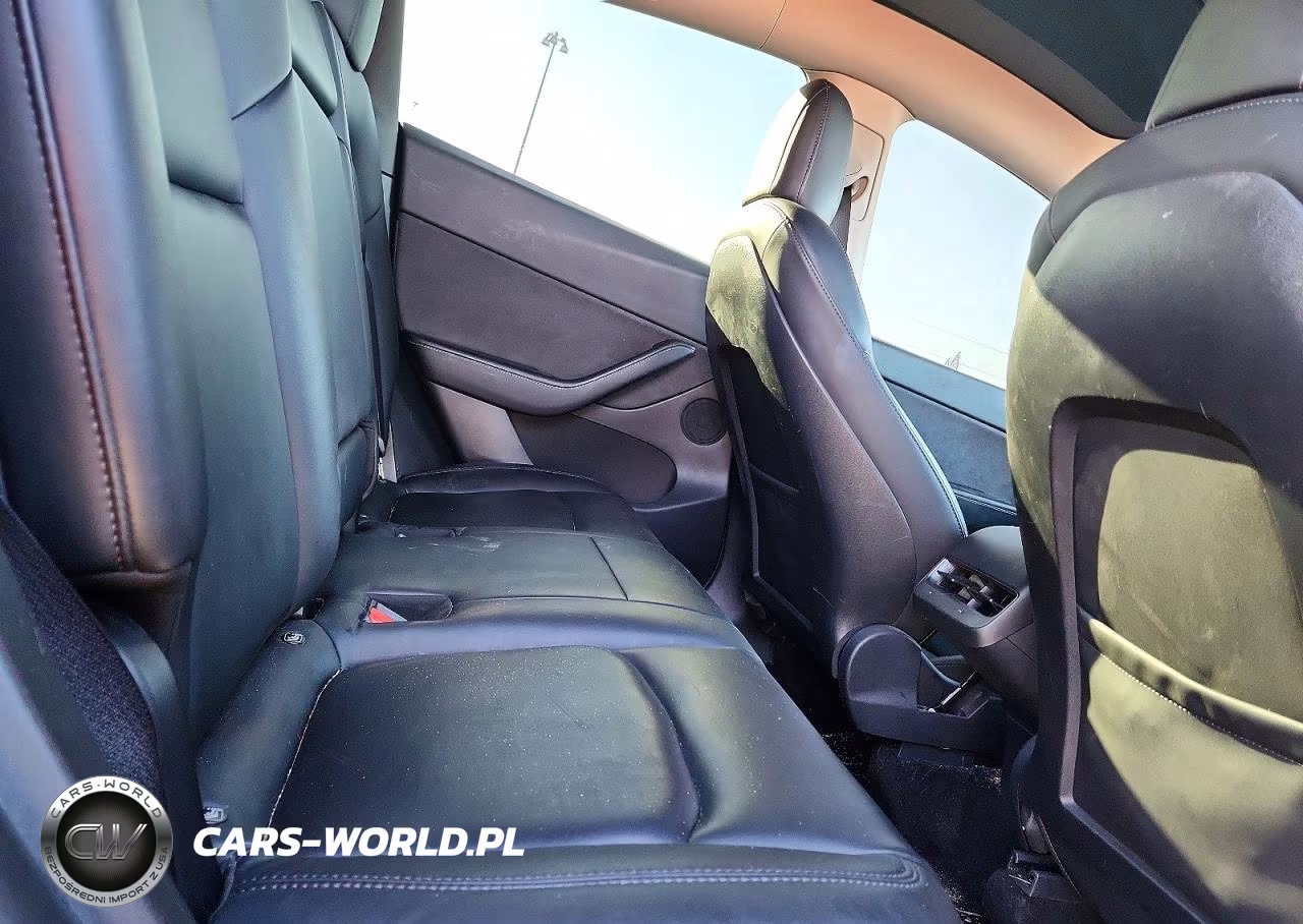 2021 Tesla Model Y VIN:5YJYGDEF6MF137101 - 11
