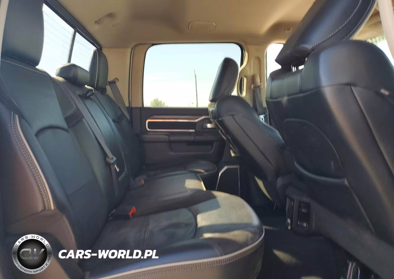 2020 Ram 2500 Laramie VIN:3C6UR5FL4LG110790 - 10