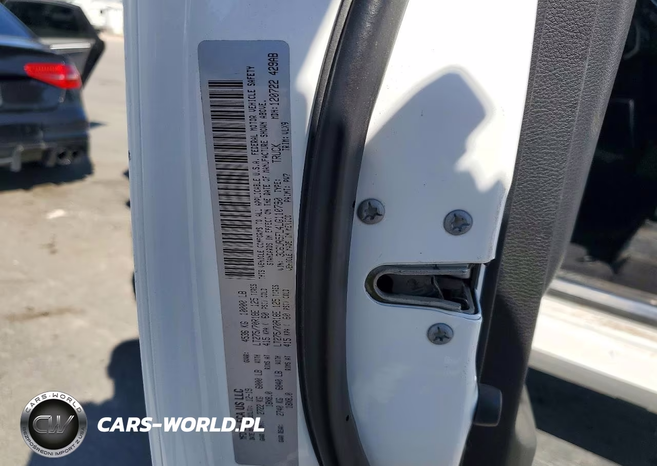 2020 Ram 2500 Laramie VIN:3C6UR5FL4LG110790 - 13