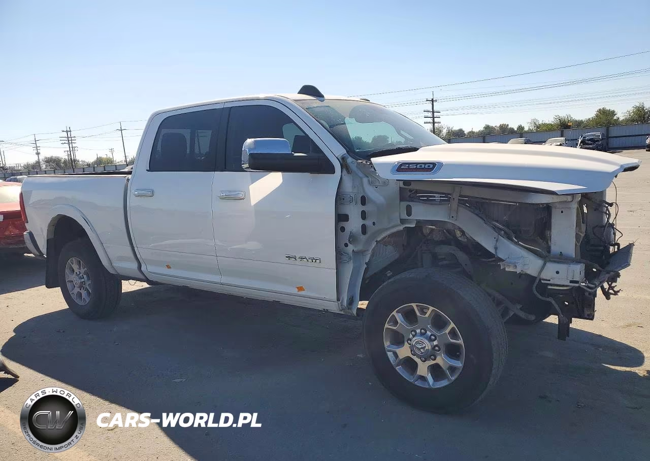 2020 Ram 2500 Laramie VIN:3C6UR5FL4LG110790 - 4