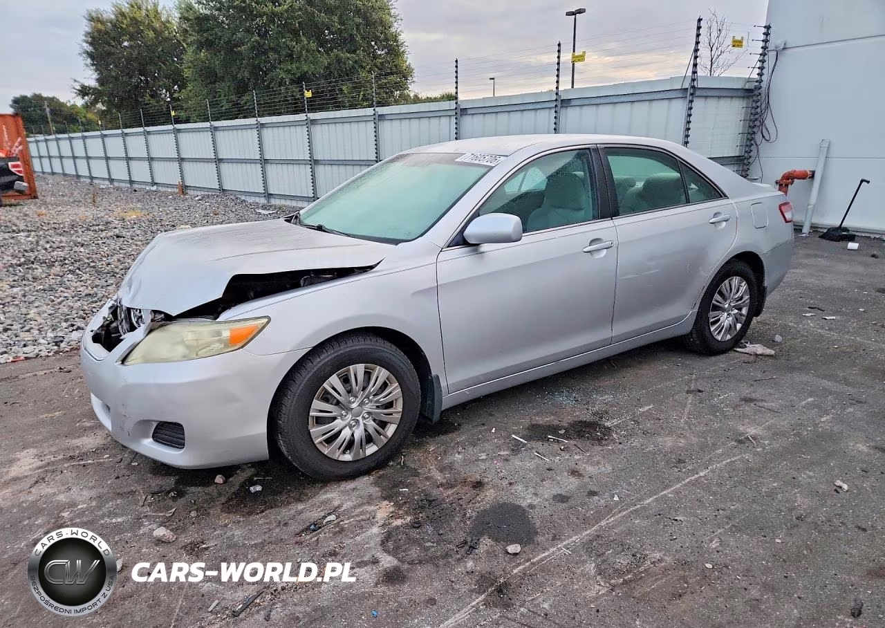 2011 Toyota Camry Base – zdjęcie 1 z 12