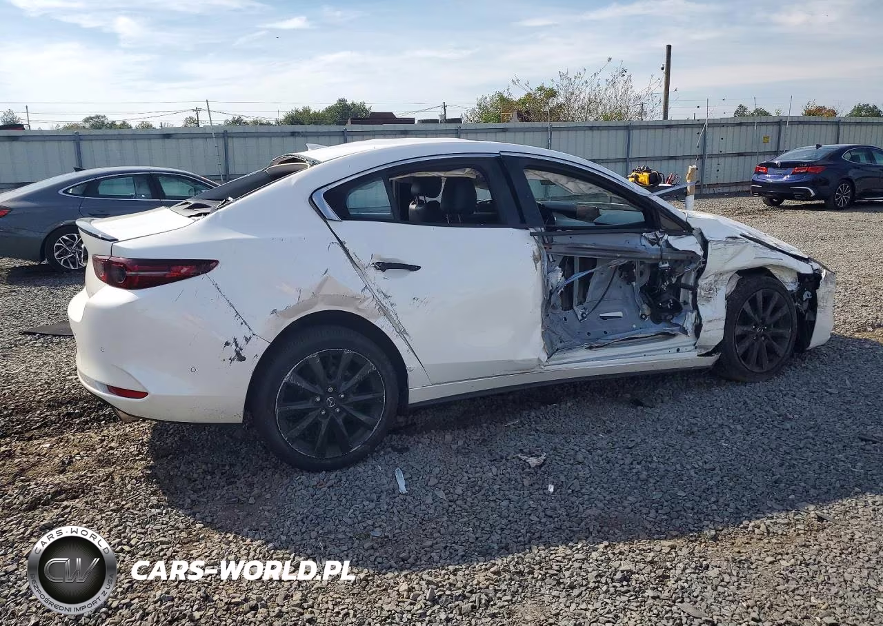 2021 Mazda 3 Premium Plus VIN:3MZBPBEY2MM214924 - 3