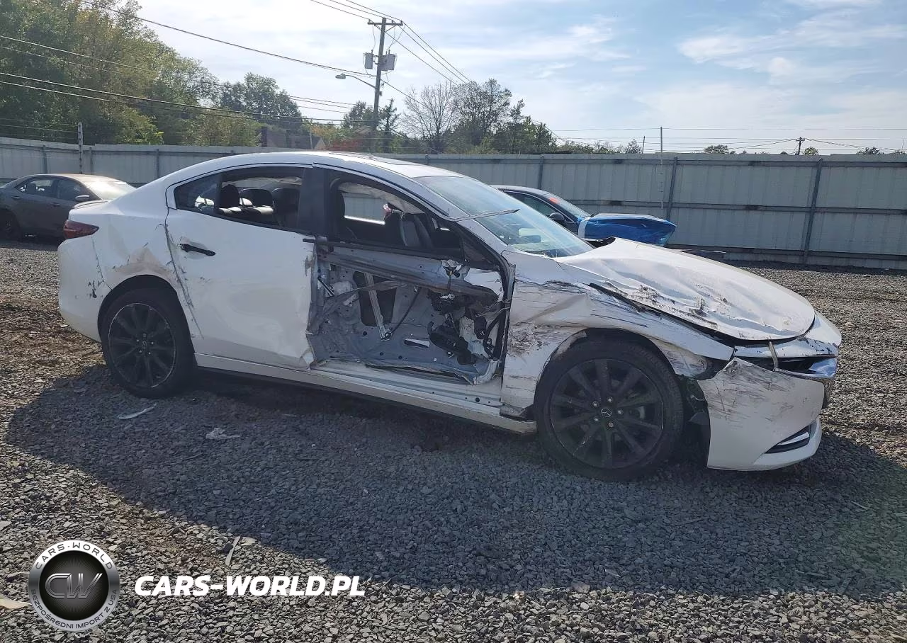 2021 Mazda 3 Premium Plus VIN:3MZBPBEY2MM214924 - 4