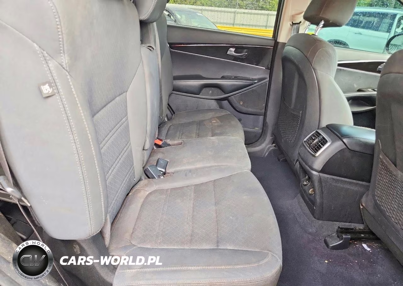 2019 Kia Sorento Lx VIN:5XYPG4A38KG544057 - 11