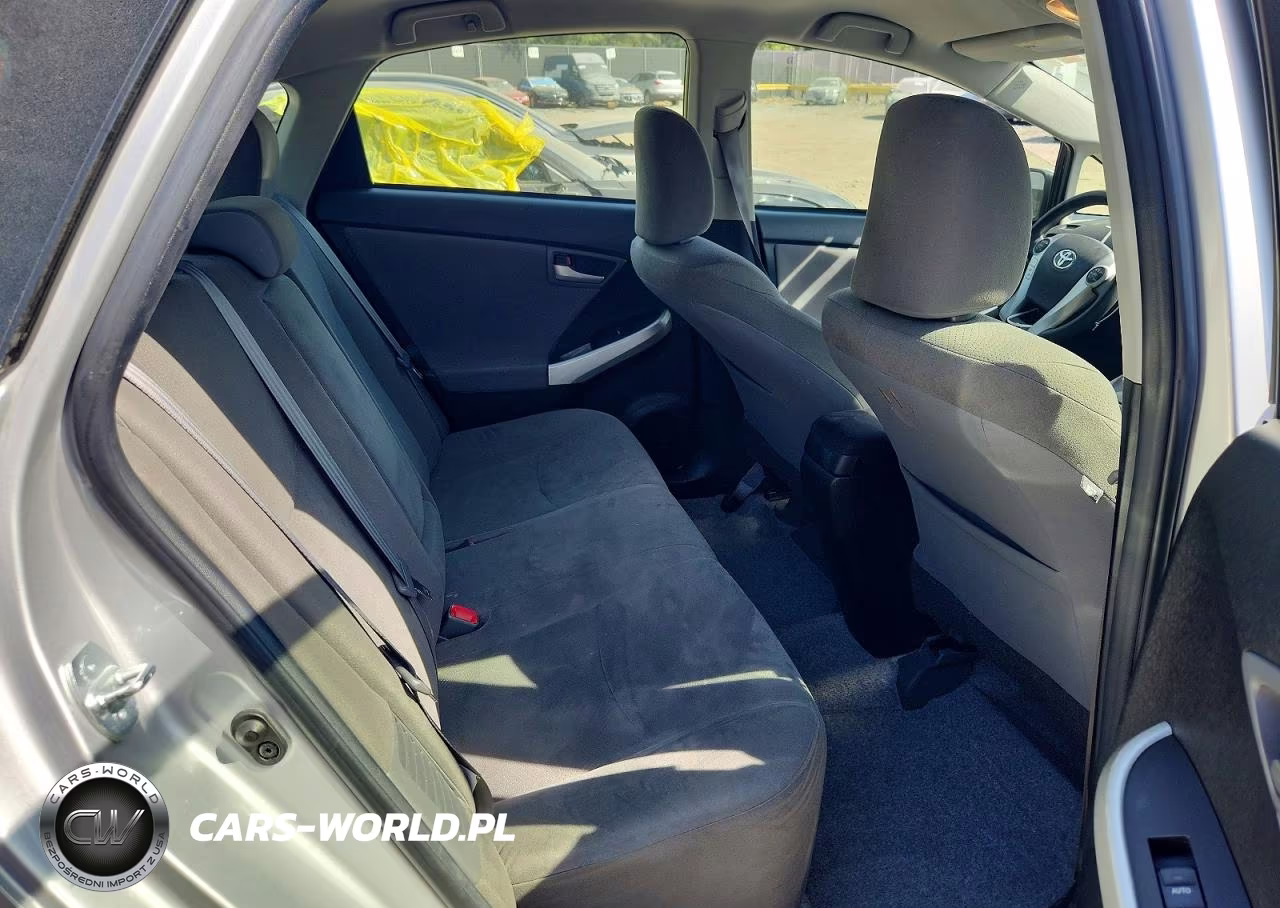 2015 Toyota Prius Plug-In Hybrid Base VIN:JTDKN3DP9F3068940 - 10
