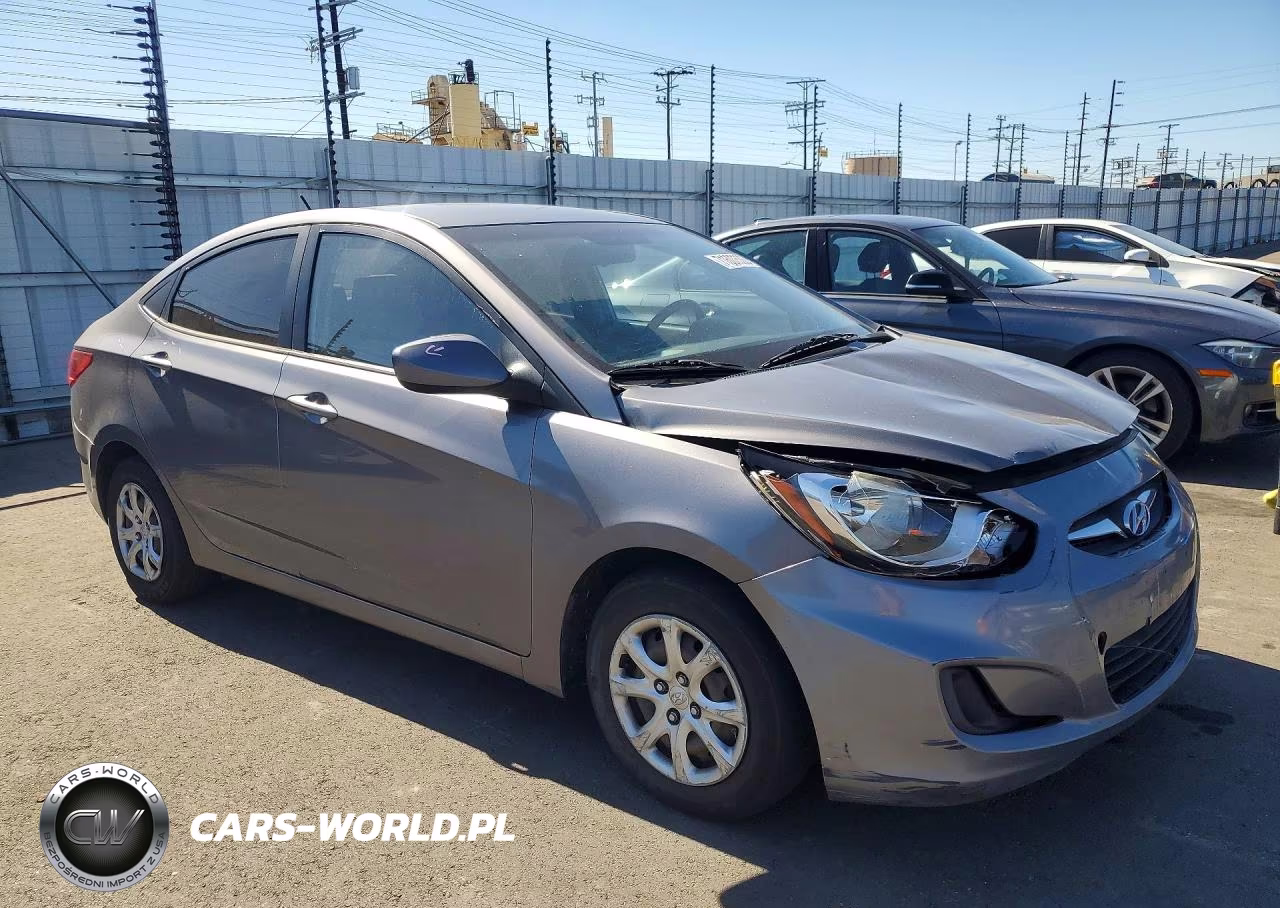 2013 Hyundai Accent Gls VIN:KMHCT4AE8DU523864 - 4