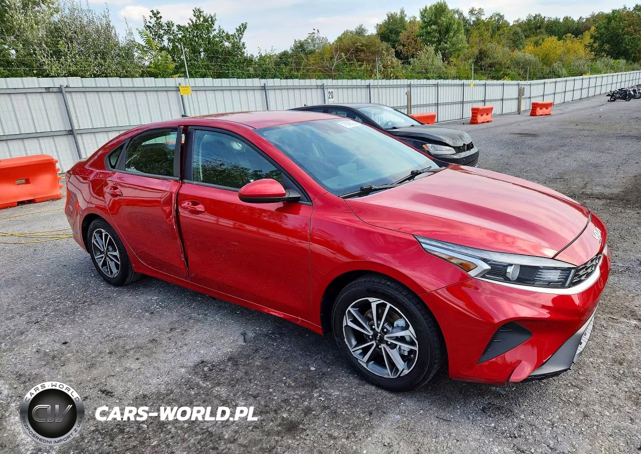2022 Kia Forte Lxs VIN:3KPF24AD9NE458938 - 4