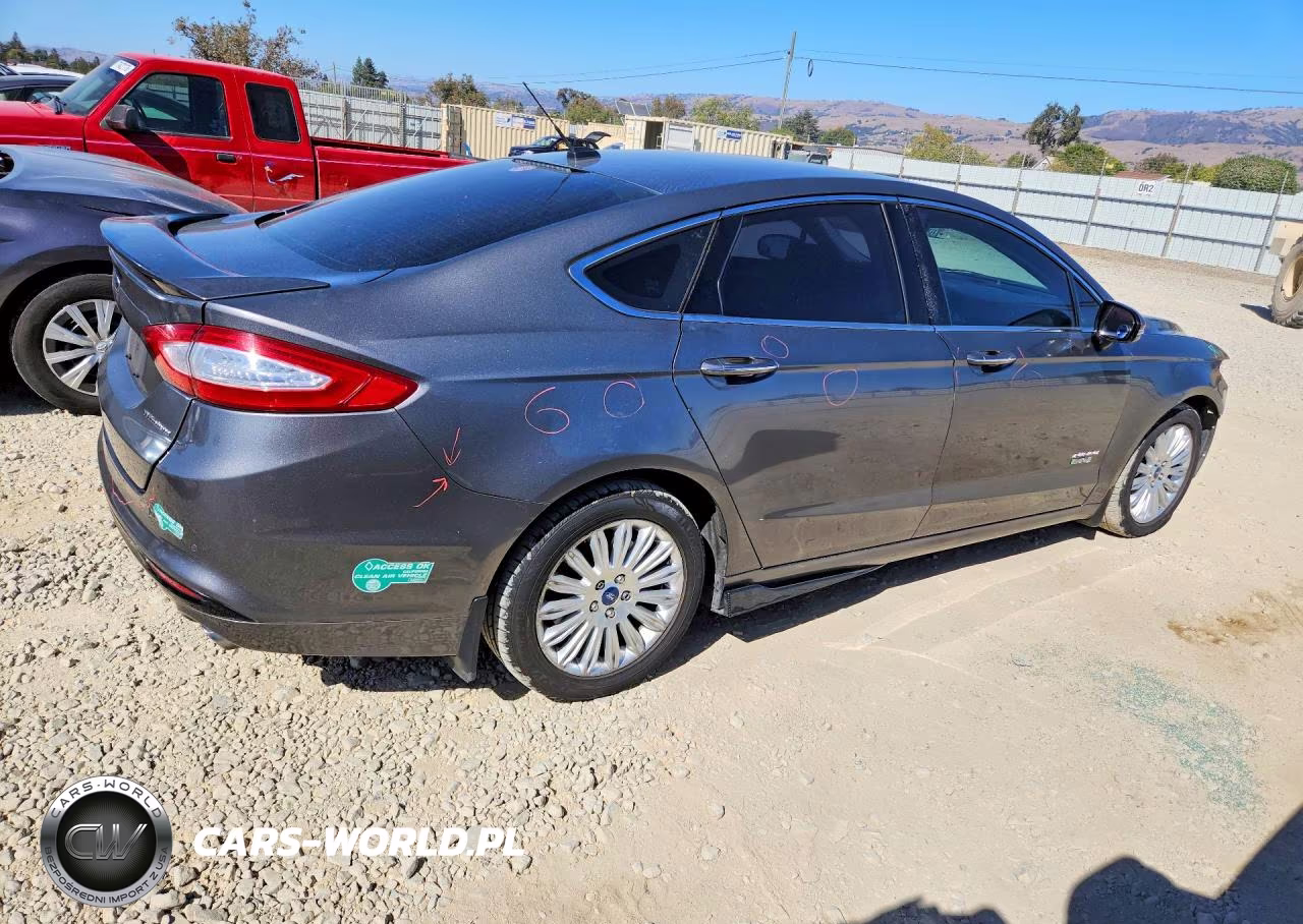2013 Ford Fusion Titanium Phev VIN:3FA6P0SU0DR332425 - 3
