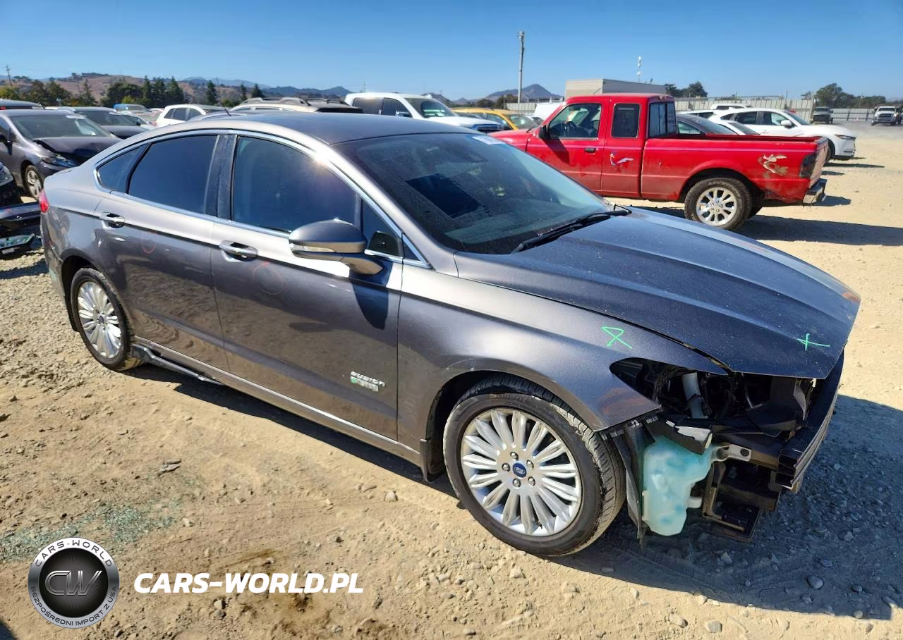 2013 Ford Fusion Titanium Phev VIN:3FA6P0SU0DR332425 - 4