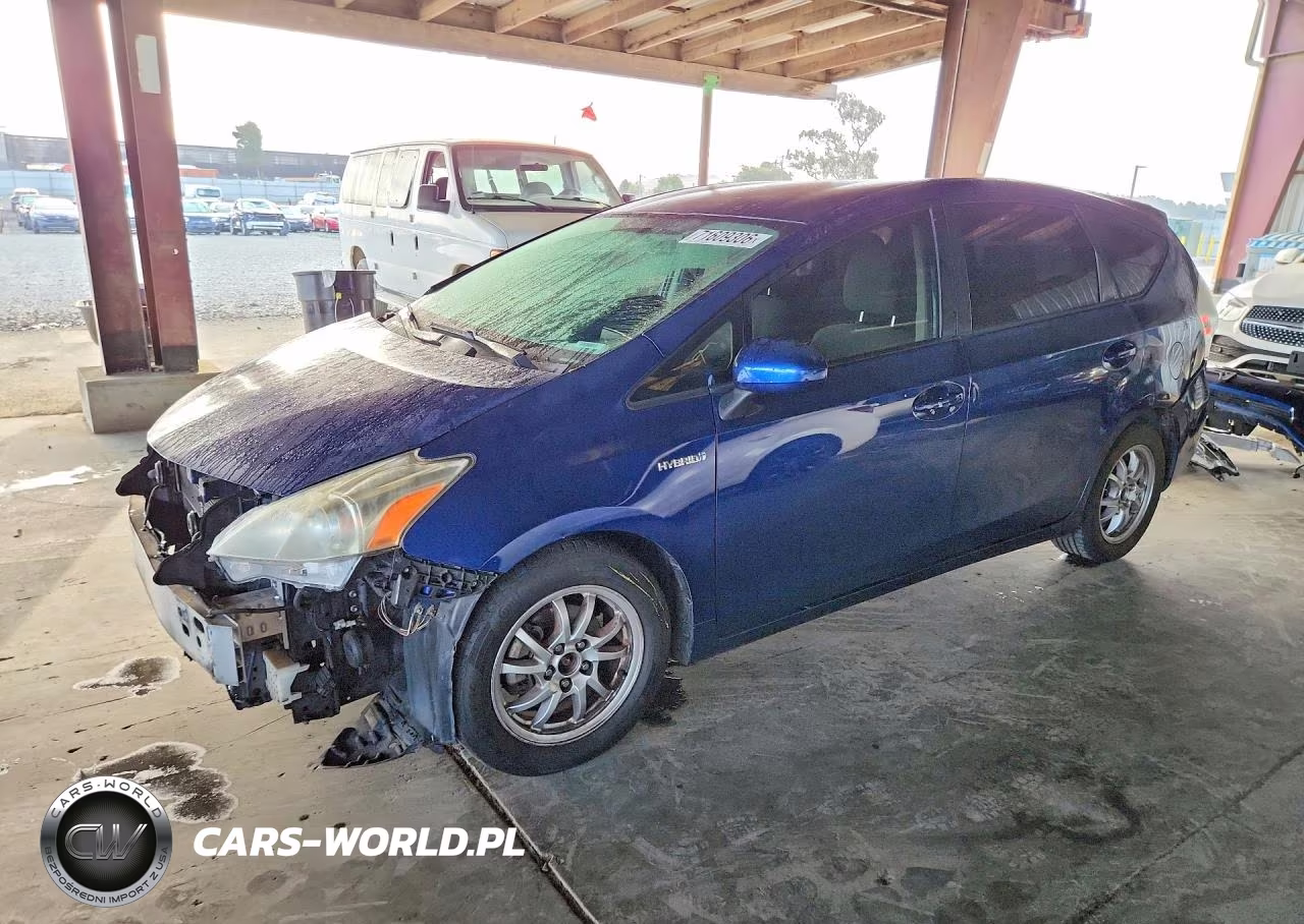 2013 Toyota Prius V Three