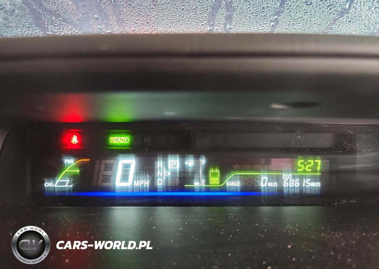 2013 Toyota Prius V Three VIN:JTDZN3EU3D3193237 - 9
