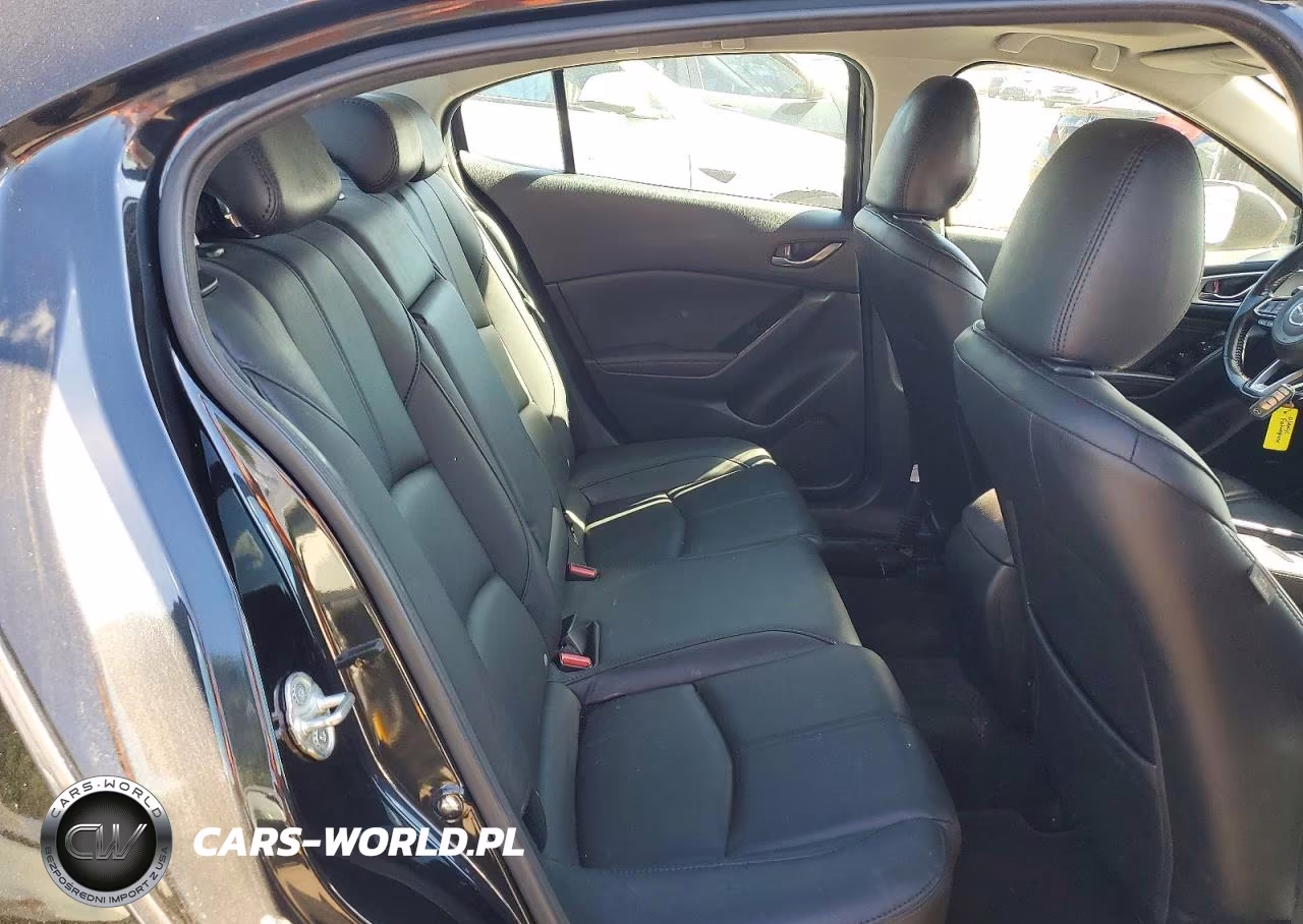2018 Mazda 3 Touring VIN:3MZBN1V39JM250495 - 10