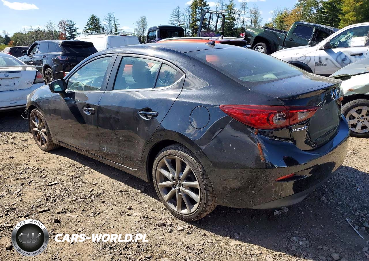 2018 Mazda 3 Touring VIN:3MZBN1V39JM250495 - 2