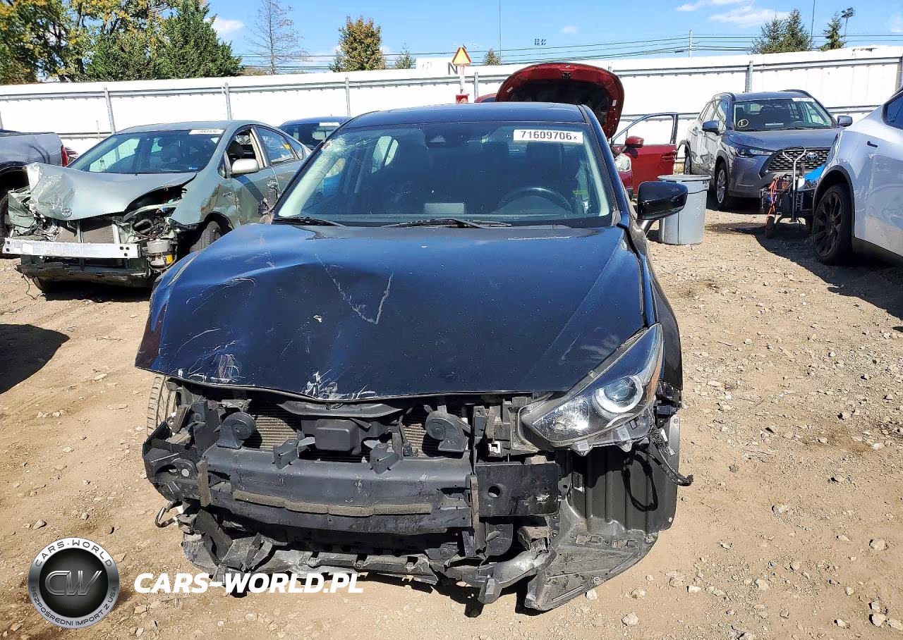2018 Mazda 3 Touring VIN:3MZBN1V39JM250495 - 5