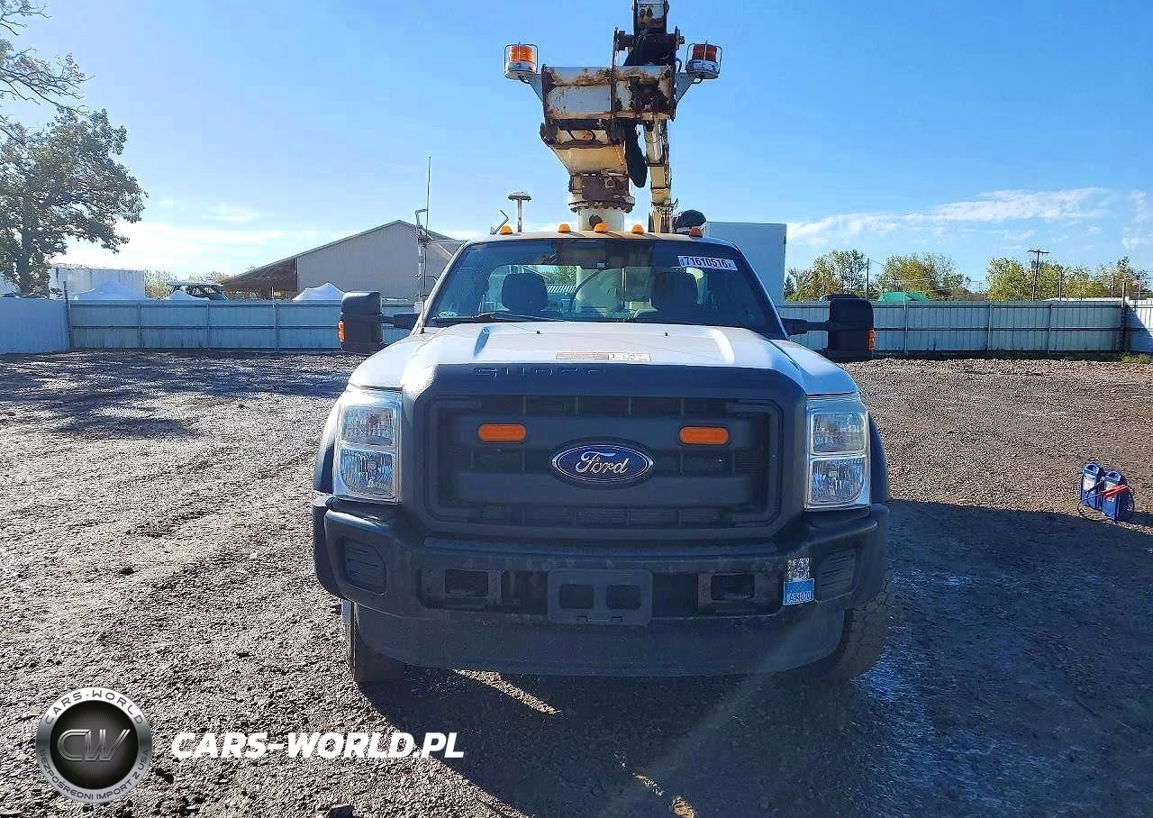 2016 Ford F450 Super Duty Bucket Truck VIN:1FDUF4GT0GEB08098 - 5