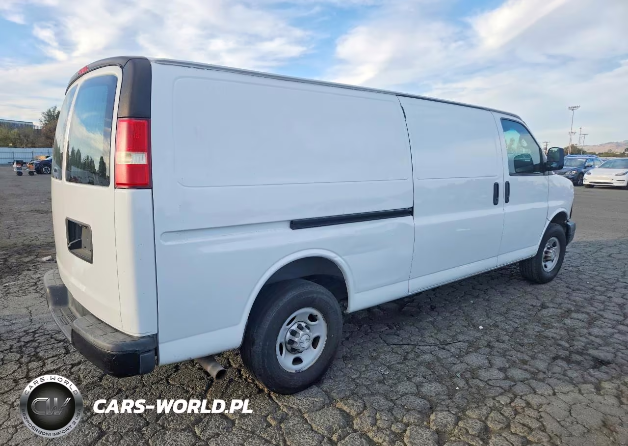 2015 Chevrolet Express G2500 VIN:1GCWGGCFXF1164115 - 3