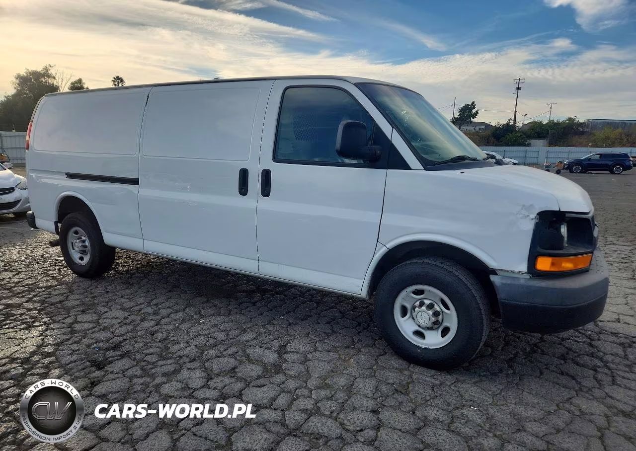 2015 Chevrolet Express G2500 VIN:1GCWGGCFXF1164115 - 4