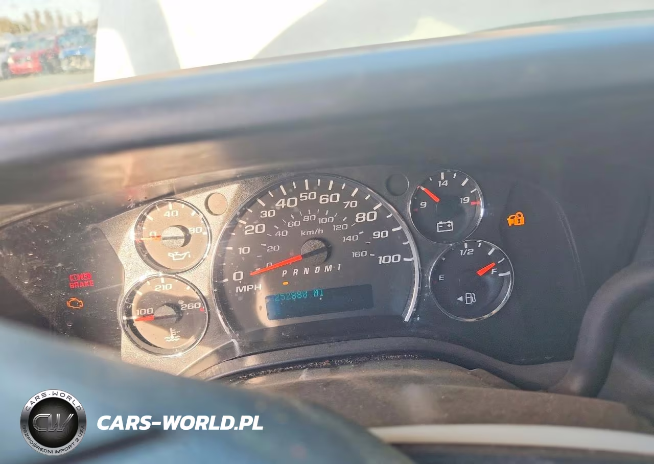 2015 Chevrolet Express G2500 VIN:1GCWGGCFXF1164115 - 9