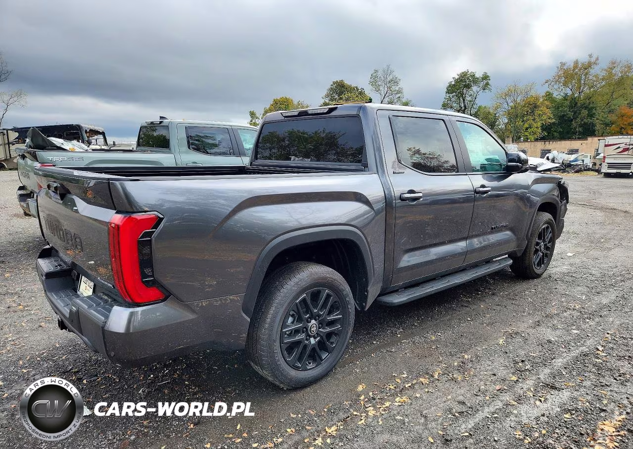 2025 Toyota Tundra VIN:5TFWC5DB9SX093749 - 3