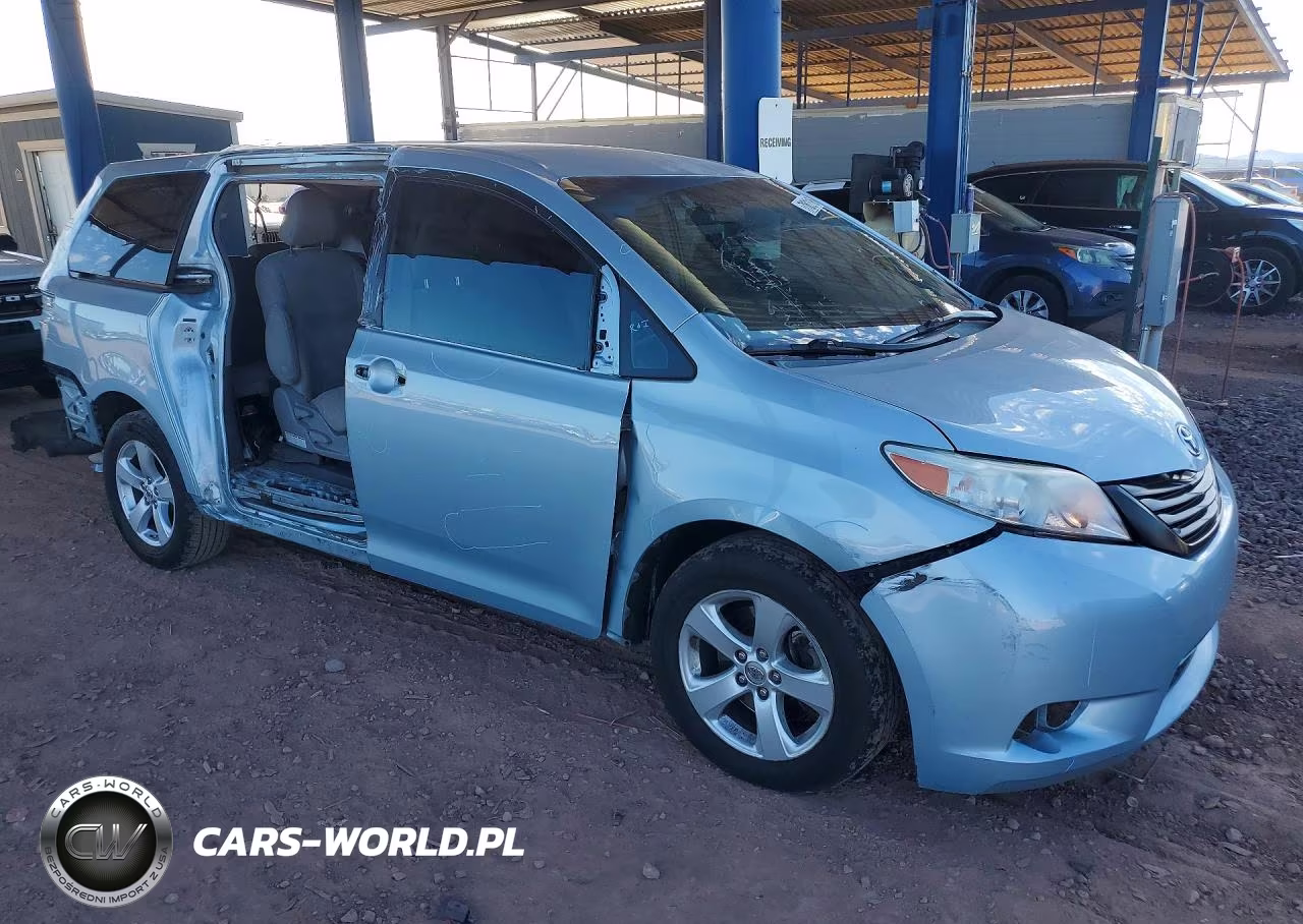 2015 Toyota Sienna L 7-Passenger VIN:5TDZK3DC6FS635205 - 4