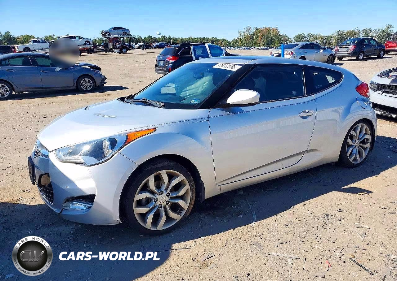 2015 Hyundai Veloster Base VIN:KMHTC6AD5FU232115 - 1