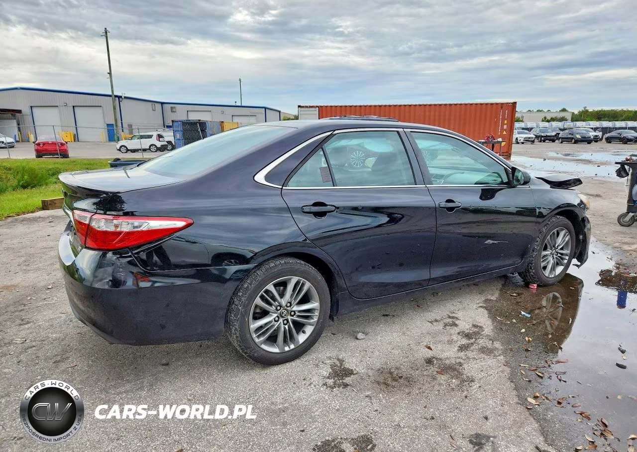 2017 Toyota Camry Se VIN:4T1BF1FK6HU360931 - 3