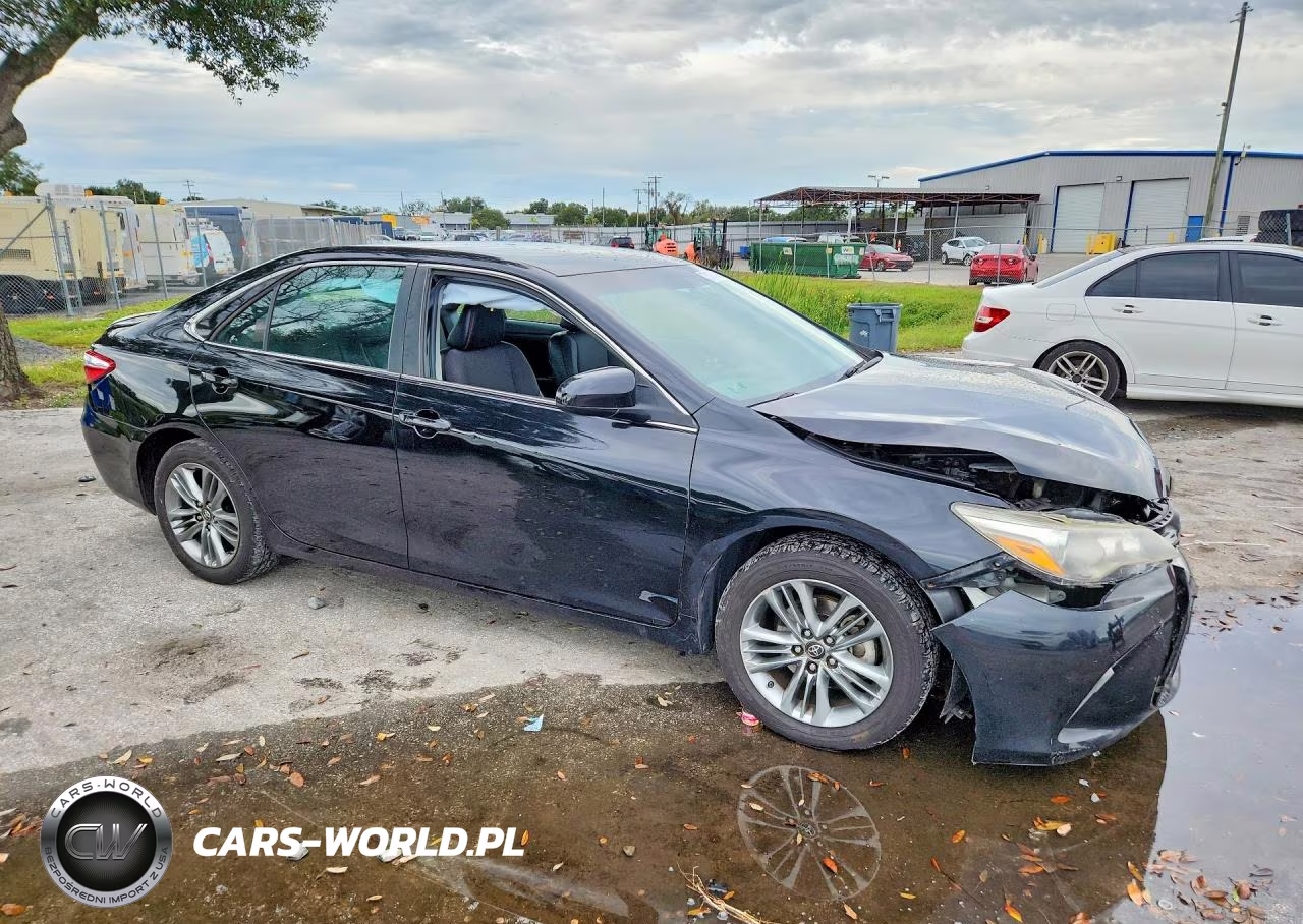 2017 Toyota Camry Se VIN:4T1BF1FK6HU360931 - 4