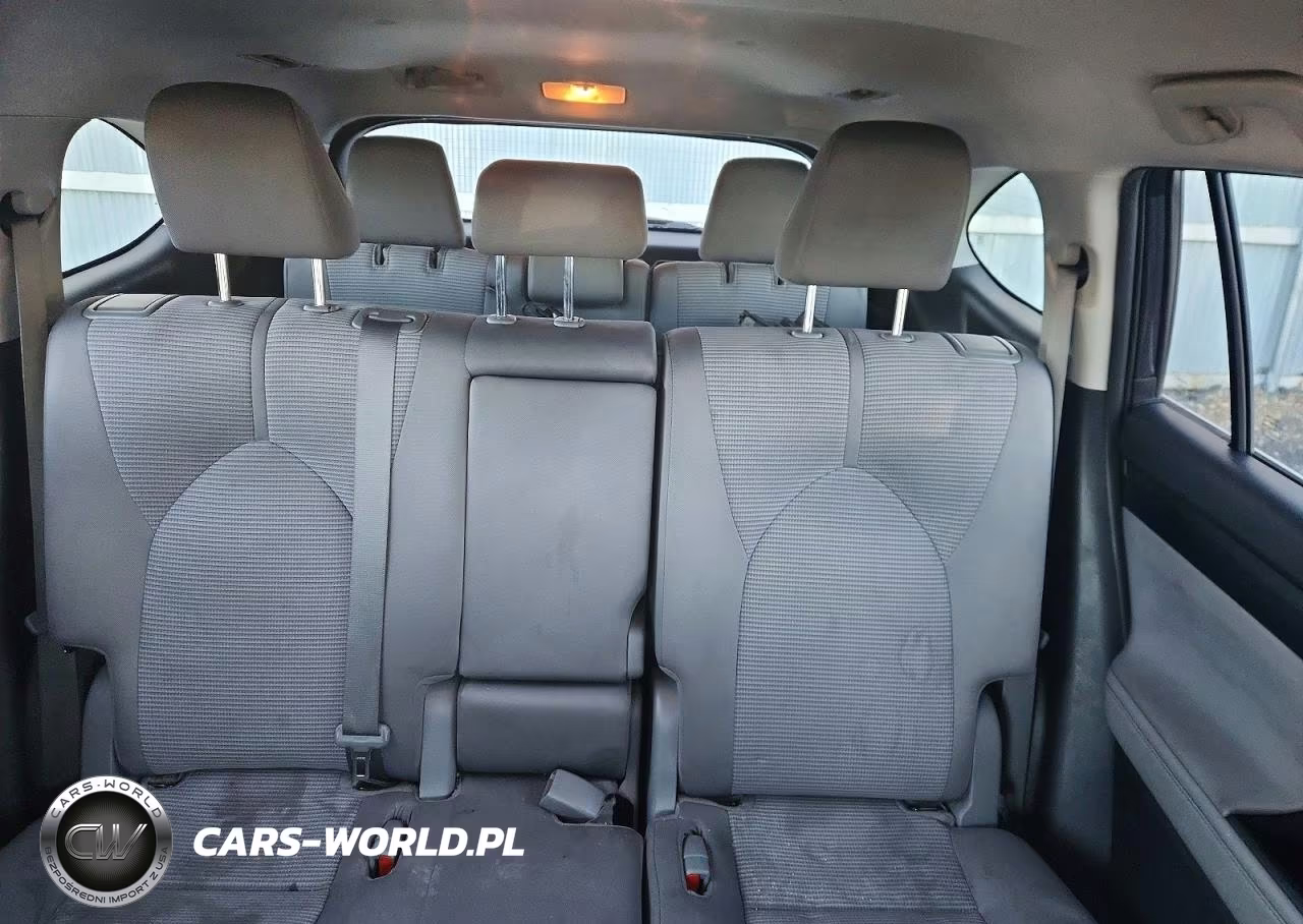 2021 Toyota Highlander Le VIN:5TDBZRBH1MS530826 - 10