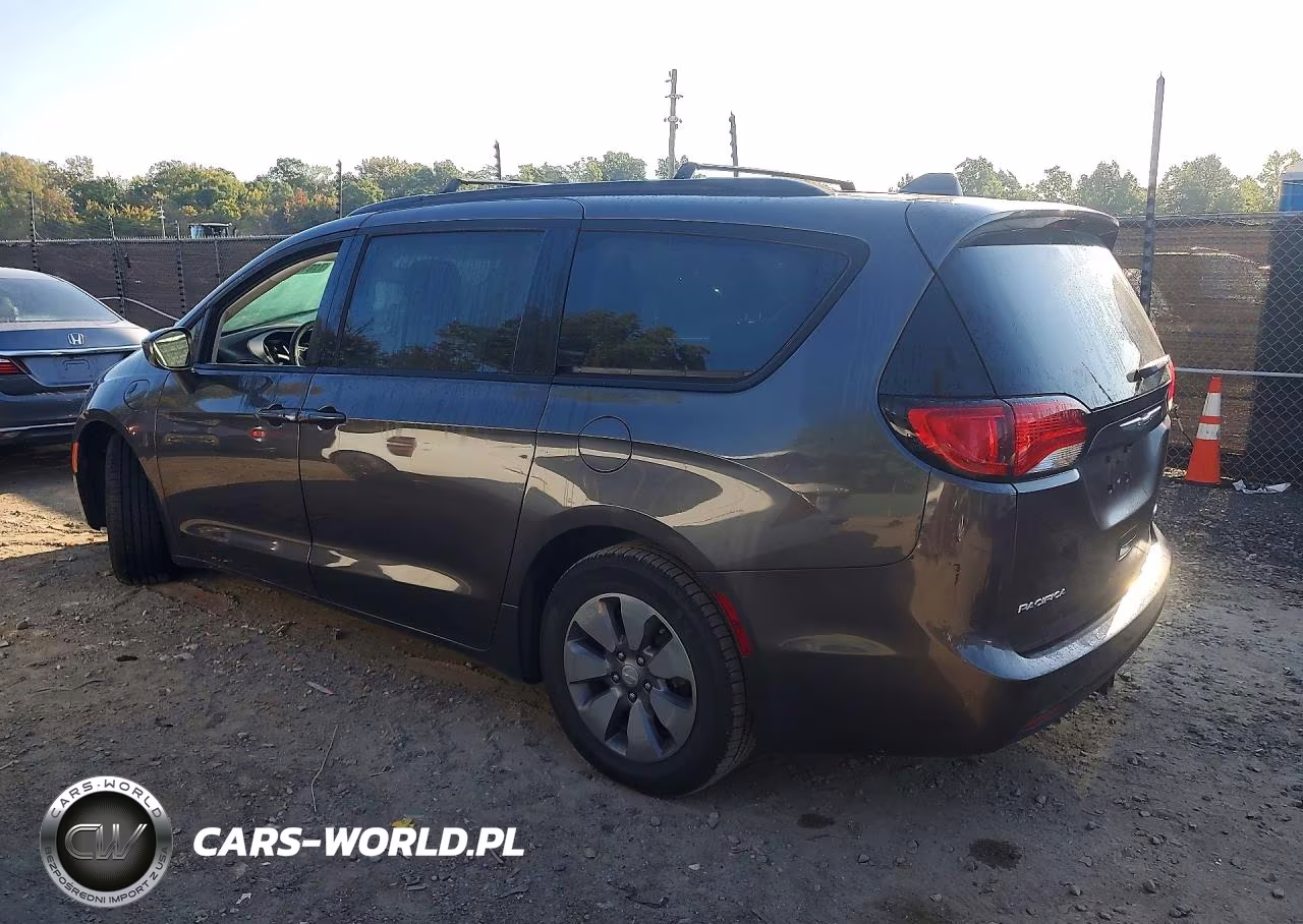 2018 Chrysler Pacifica Hybrid Limited VIN:2C4RC1N70JR365800 - 2